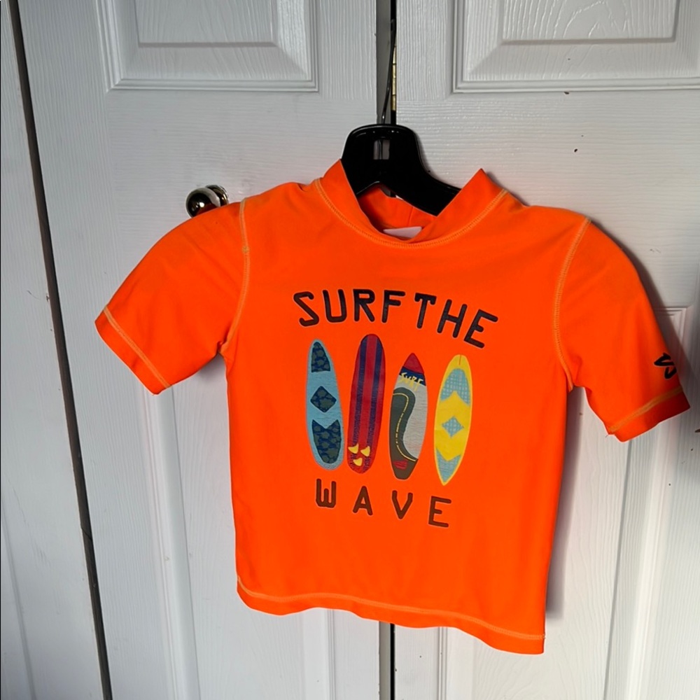 SKECHERS Kids Orange Surf Shirt
“SURF THE WAVE”
